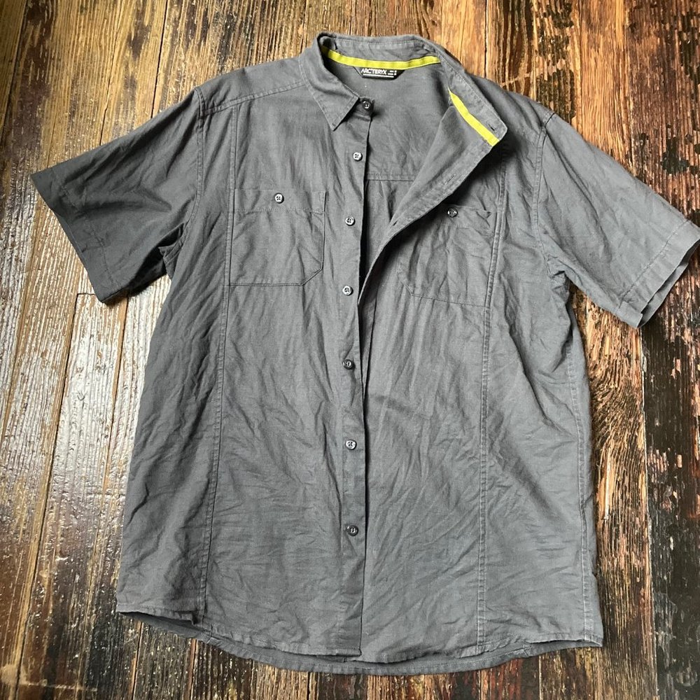 Arcteryx Men's SS Button down shirt - Medium